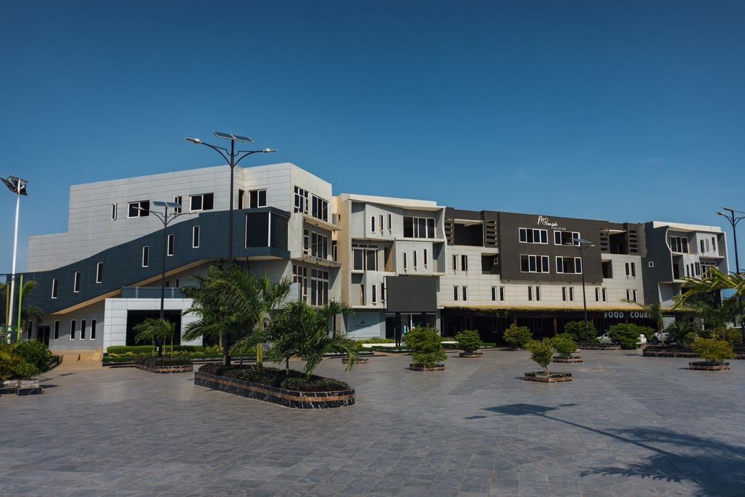 Administration and campus centre